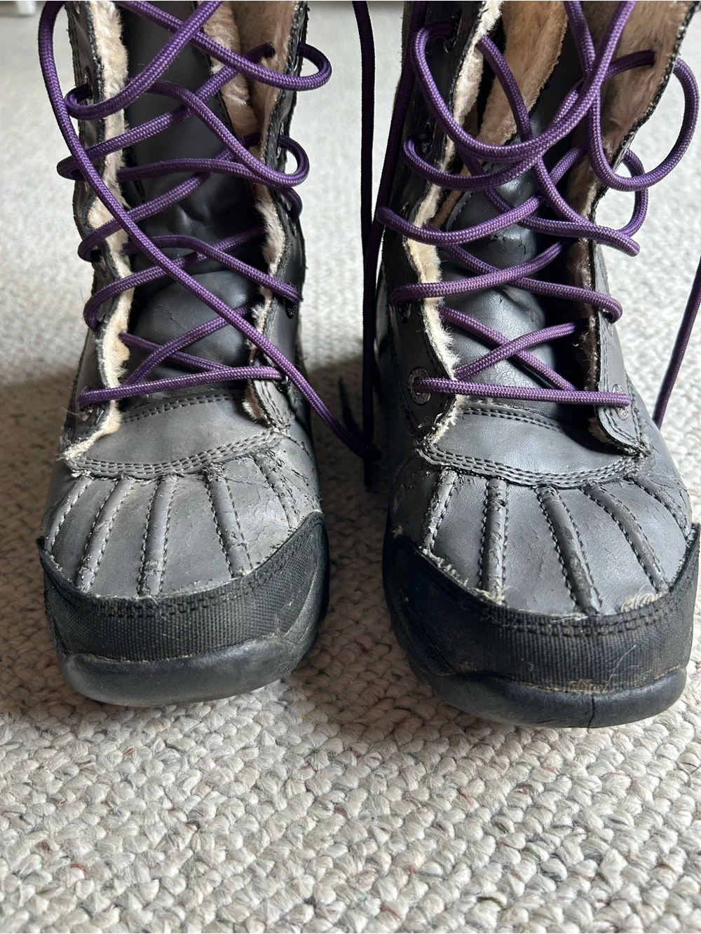 Lugz Women's Gray Winter Lace-Up Boots with Purple Laces